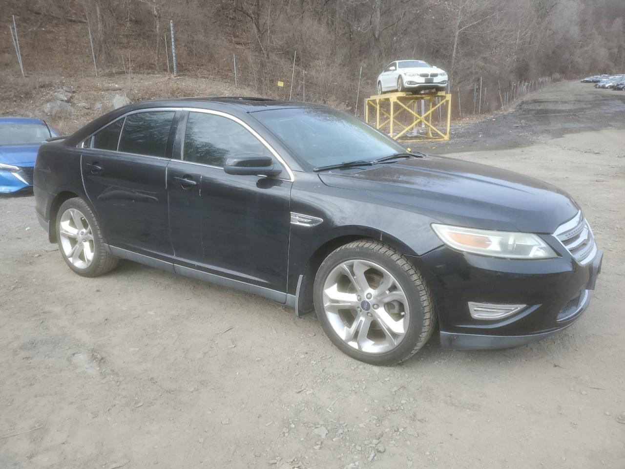 2010 Ford Taurus - Image 4