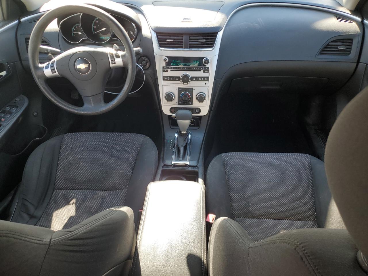 2010 Chevrolet Malibu - Image 8