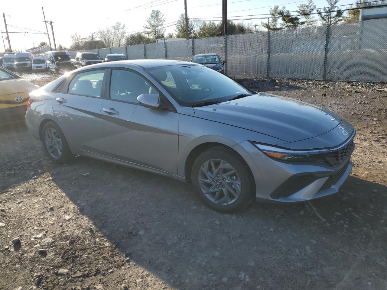 2024 Hyundai Elantra - Image 4