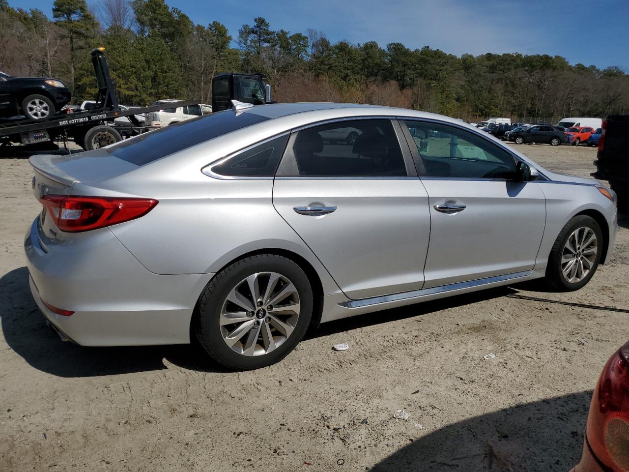 2015 Hyundai Sonata - Image 3