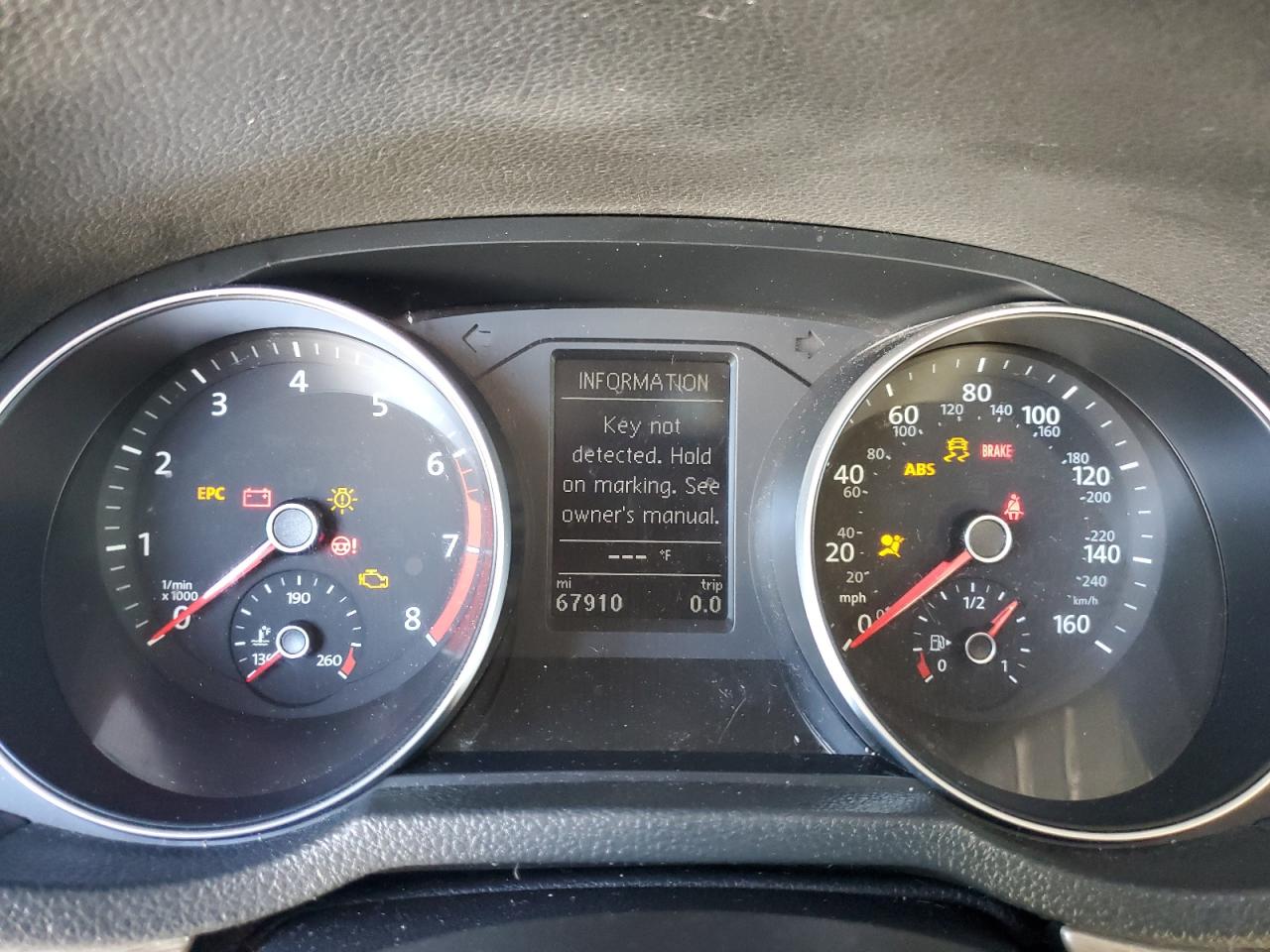 2017 Volkswagen Passat - Image 9