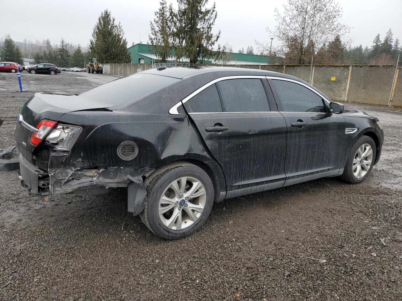 2011 Ford Taurus - Image 3