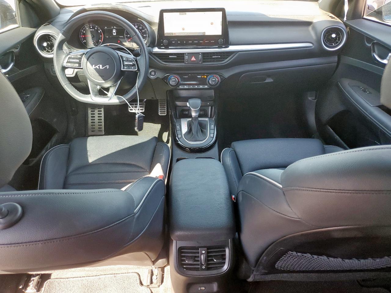 2023 Kia Forte - Image 8