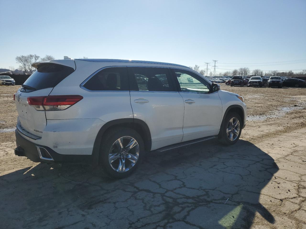 2019 Toyota Highlander - Image 3