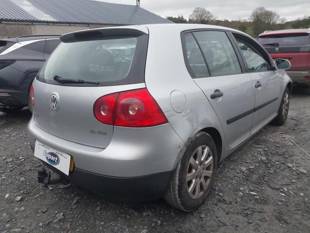 2005 VOLKSWAGEN GOLF FSI S