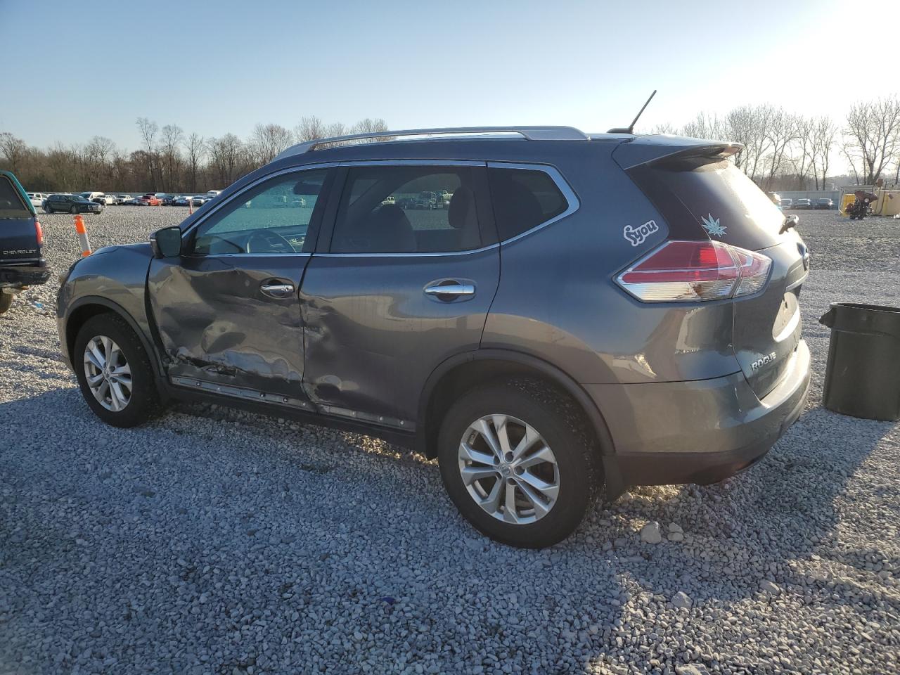 2015 Nissan Rogue - Image 2