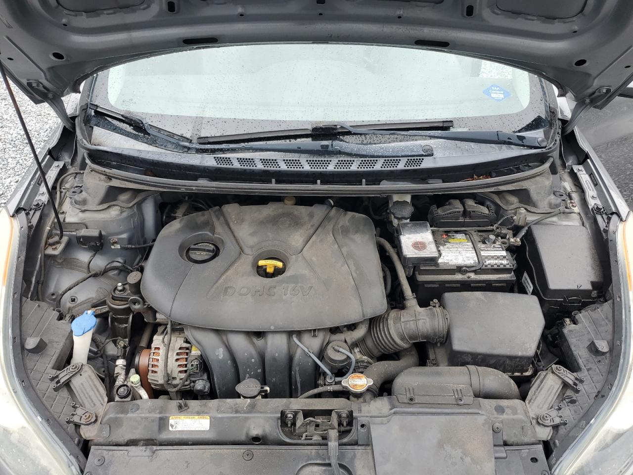 2012 Hyundai Elantra - Image 13
