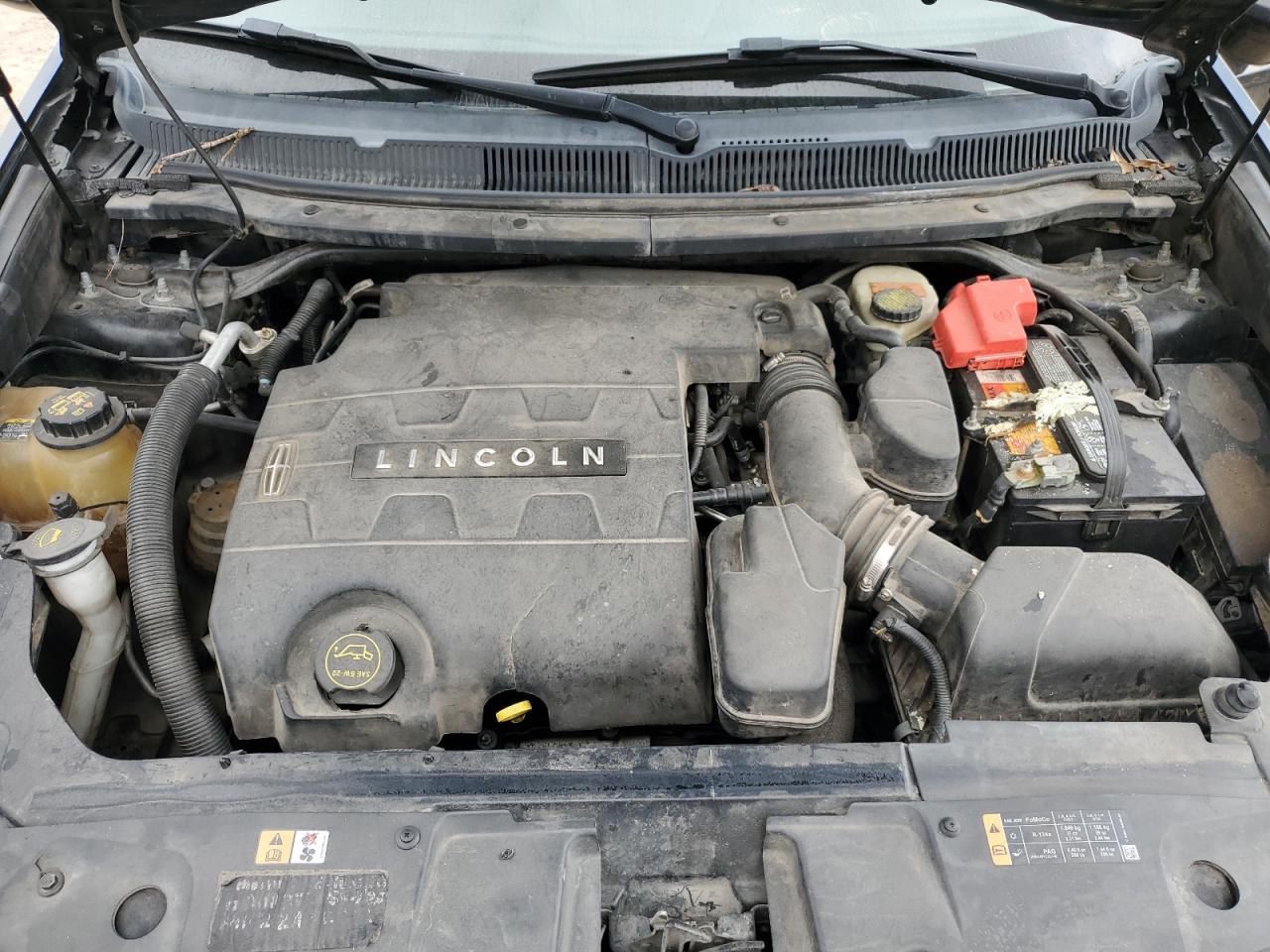 2014 Lincoln MKT - Image 12