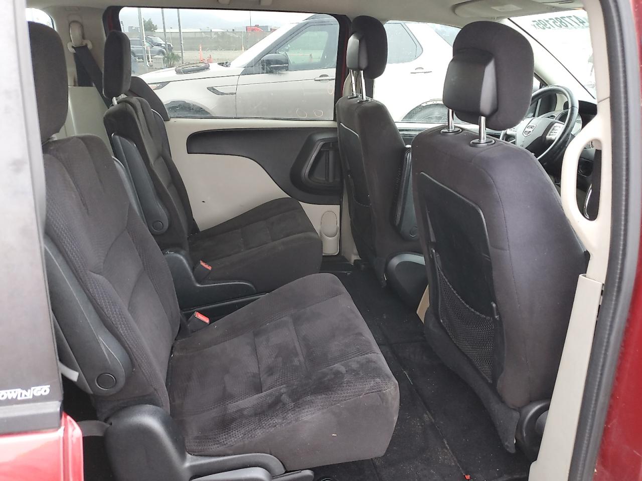 2014 Dodge Caravan - Image 11