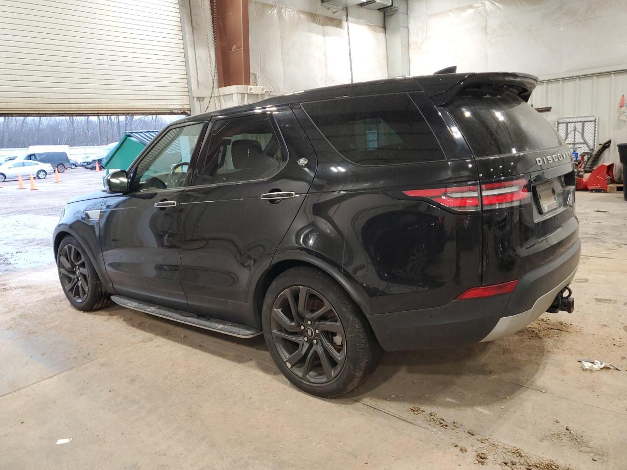 2019 Land Rover Discovery - Image 2