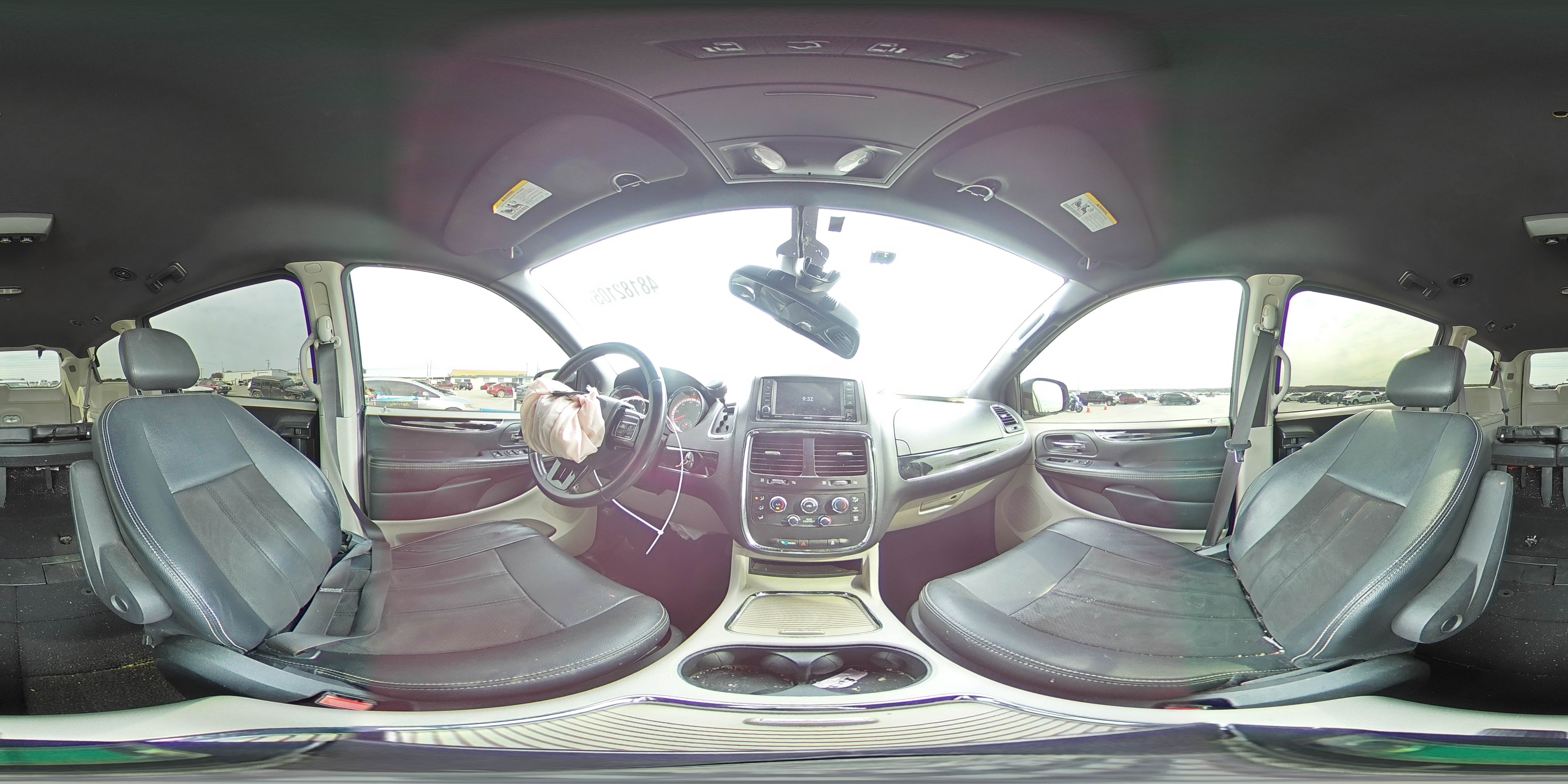 2019 Dodge Caravan - Image 14
