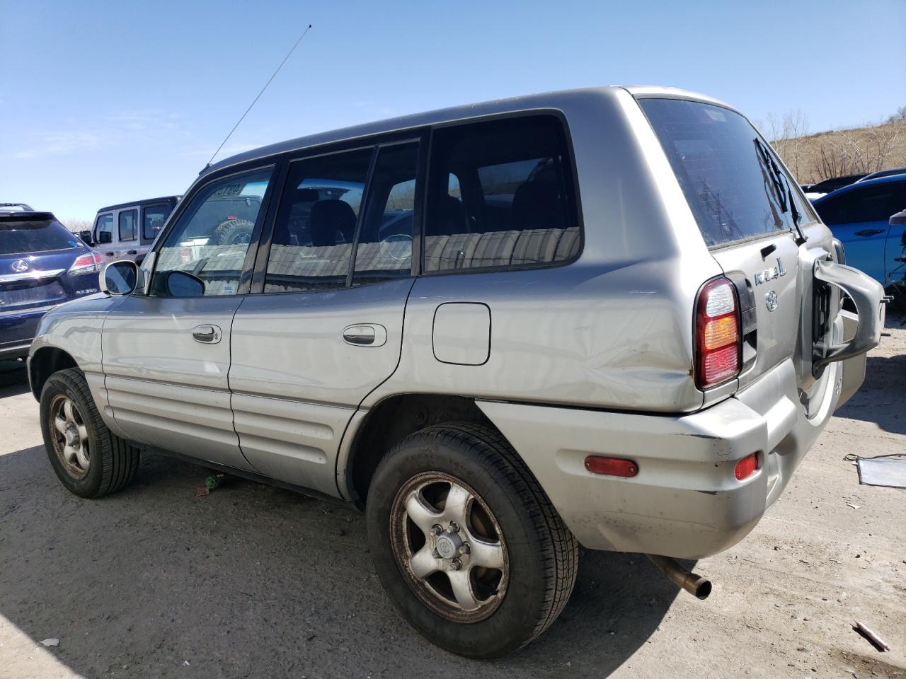 2000 Toyota RAV 4 - Image 2