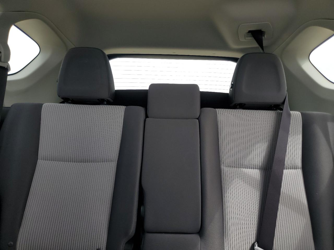 2015 Toyota RAV 4 - Image 10