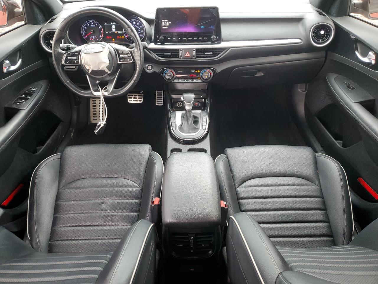 2023 Kia Forte - Image 8