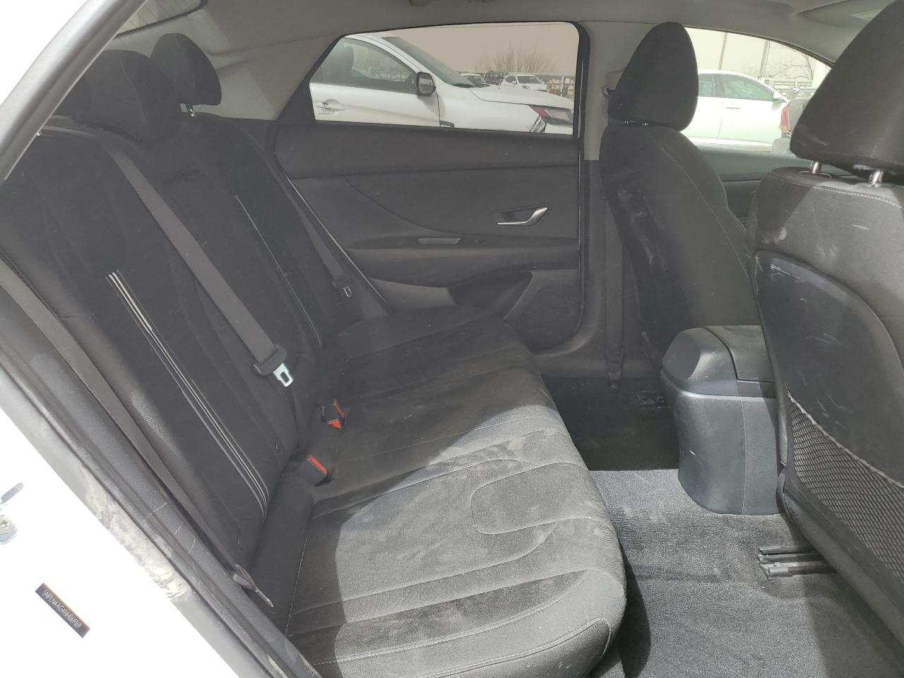 2022 Hyundai Elantra - Image 10