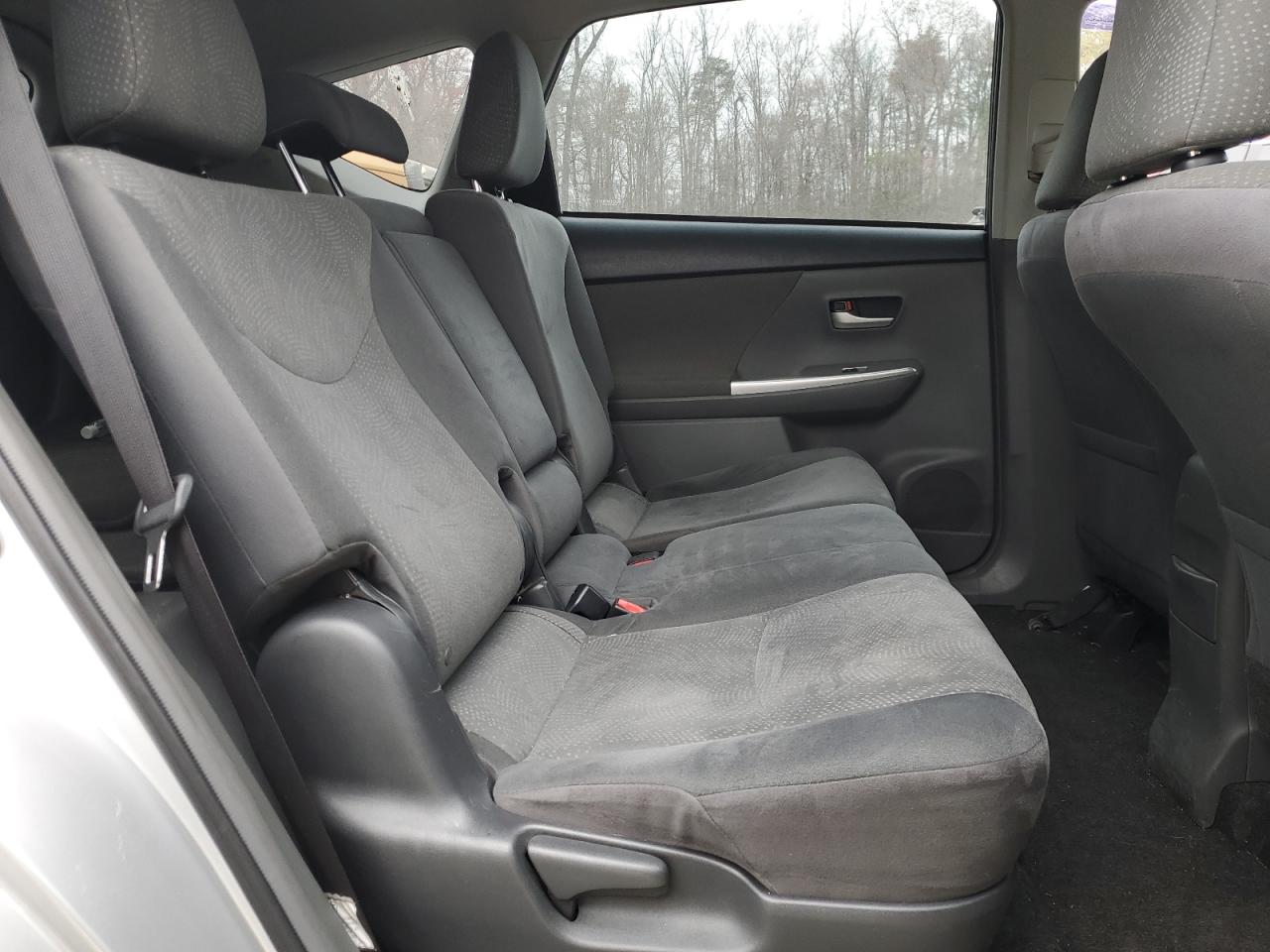 2014 Toyota Prius - Image 10