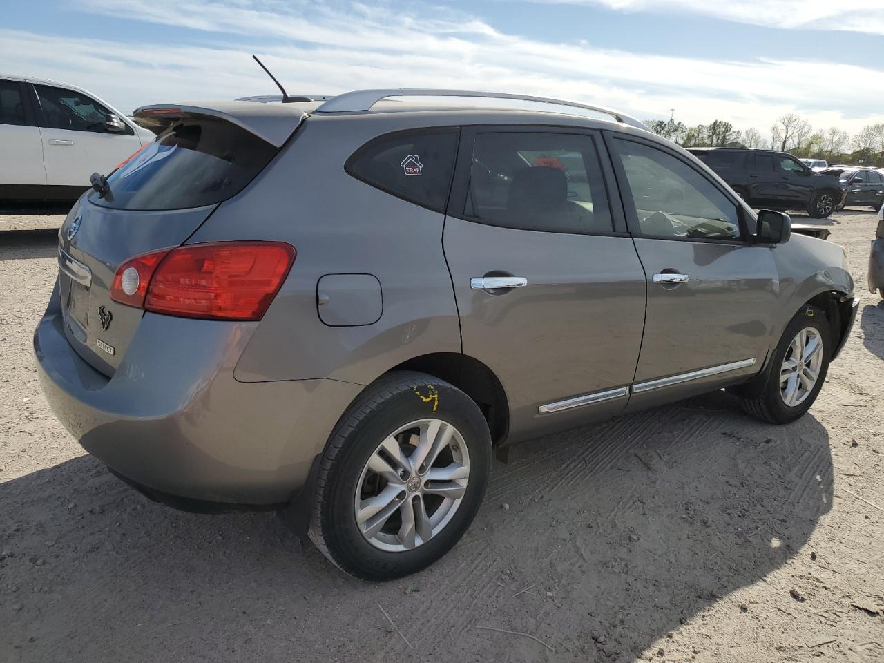 2015 Nissan Rogue - Image 3
