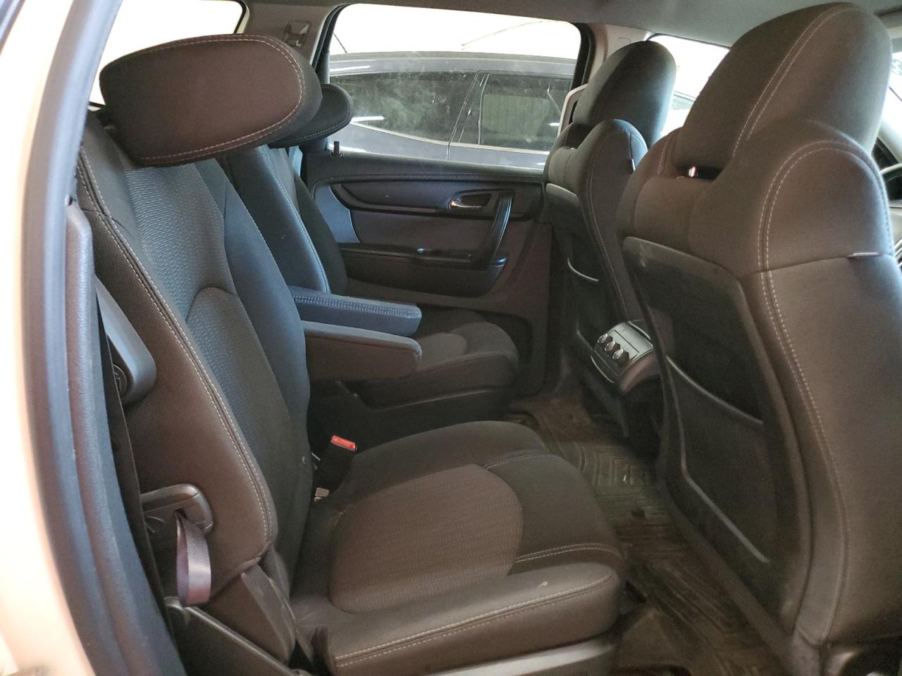 2013 Chevrolet Traverse - Image 11