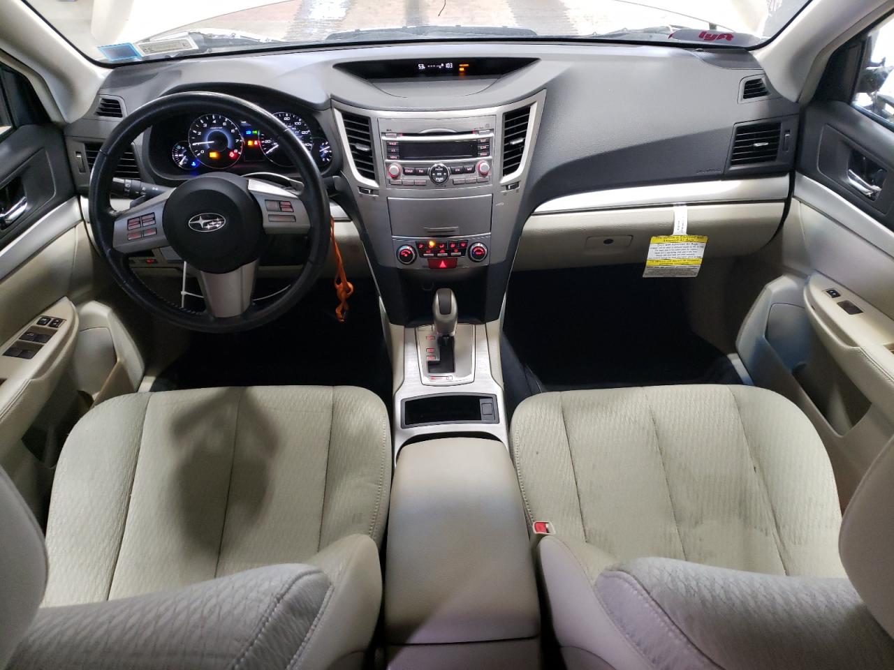 2010 Subaru Outback - Image 8
