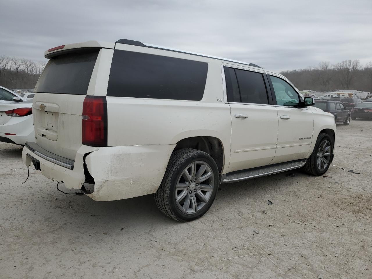 2015 Chevrolet Suburban - Image 3