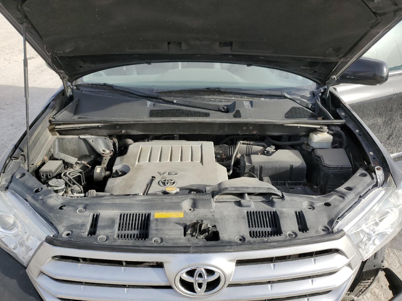 2013 Toyota Highlander - Image 13