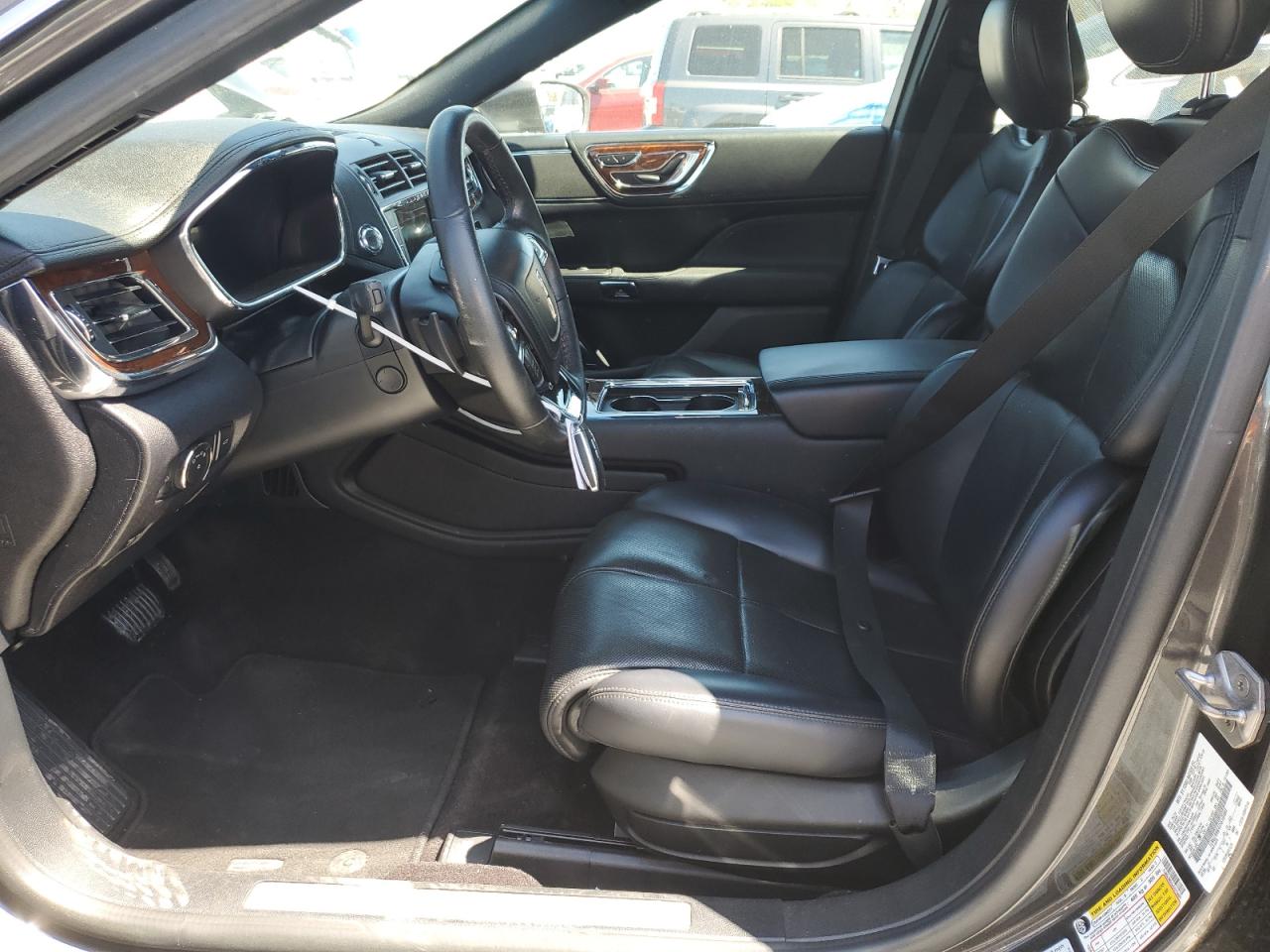 2018 Lincoln Continental - Image 7