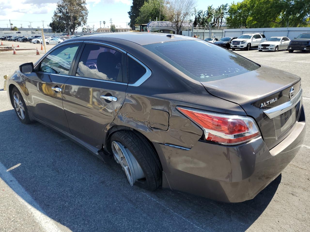 2015 Nissan Altima - Image 2