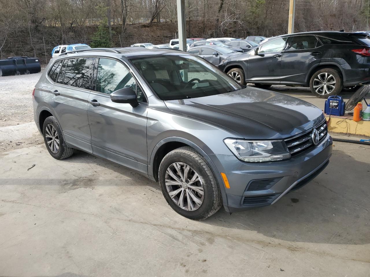 2018 Volkswagen Tiguan - Image 4