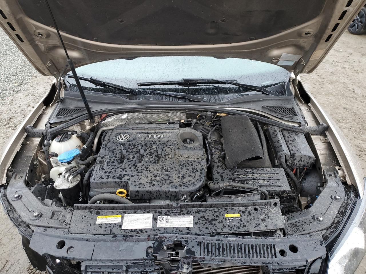 2015 Volkswagen Passat - Image 11