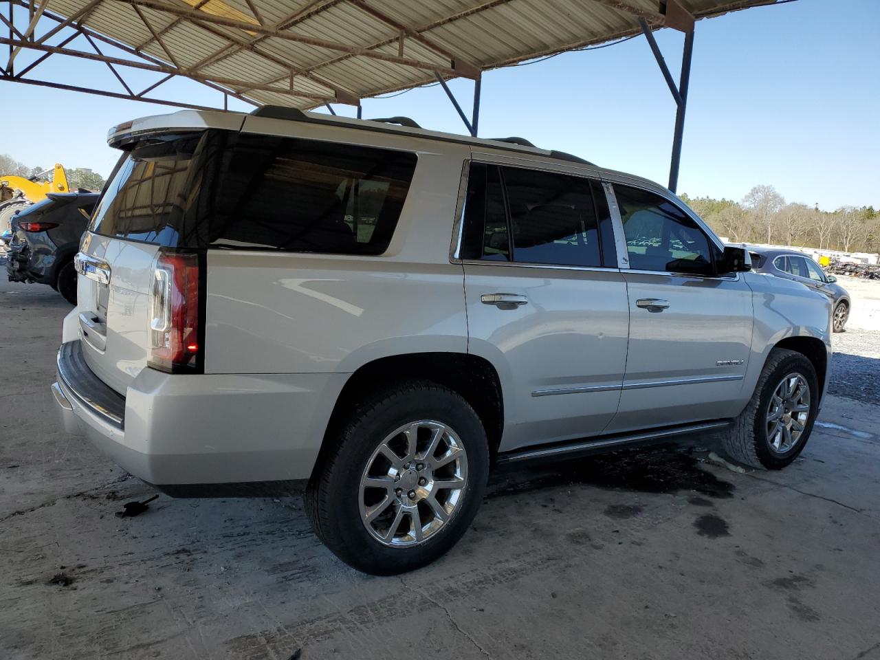 2015 GMC Yukon - Image 3
