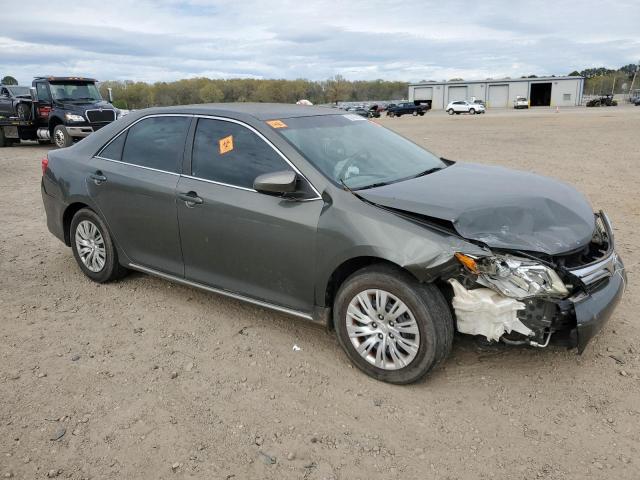 Sedans TOYOTA CAMRY 2014 Zielony