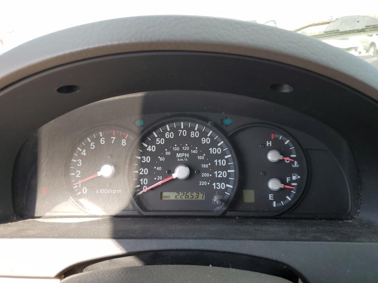 2006 Kia Sorento - Image 9