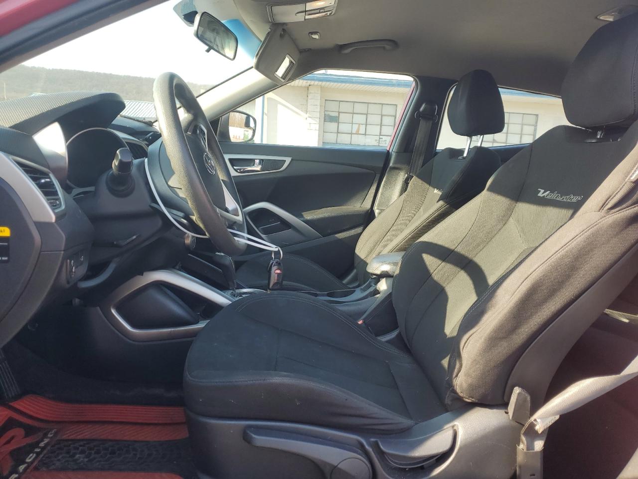 2015 Hyundai Veloster - Image 7