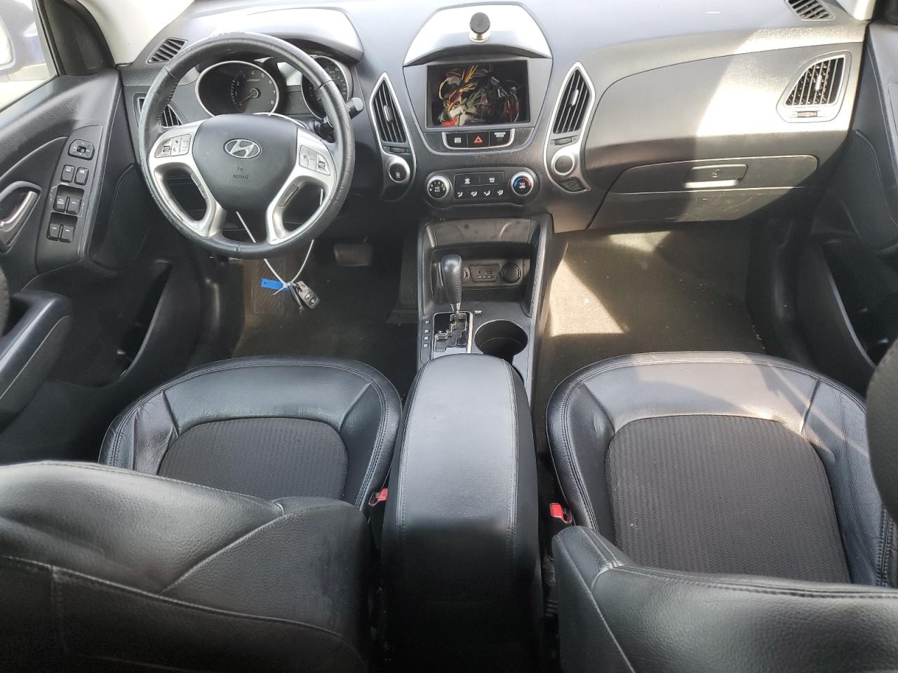 2012 Hyundai Tucson - Image 8