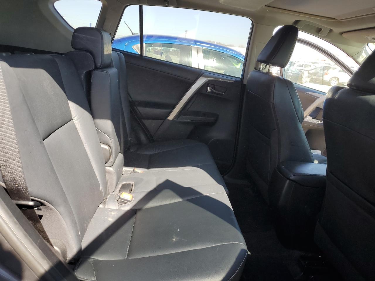 2015 Toyota RAV 4 - Image 11