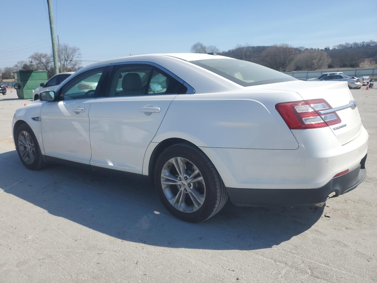 2014 Ford Taurus - Image 2