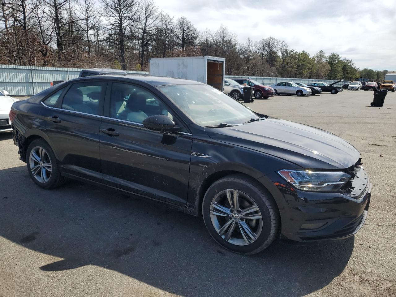 2019 Volkswagen Jetta - Image 4
