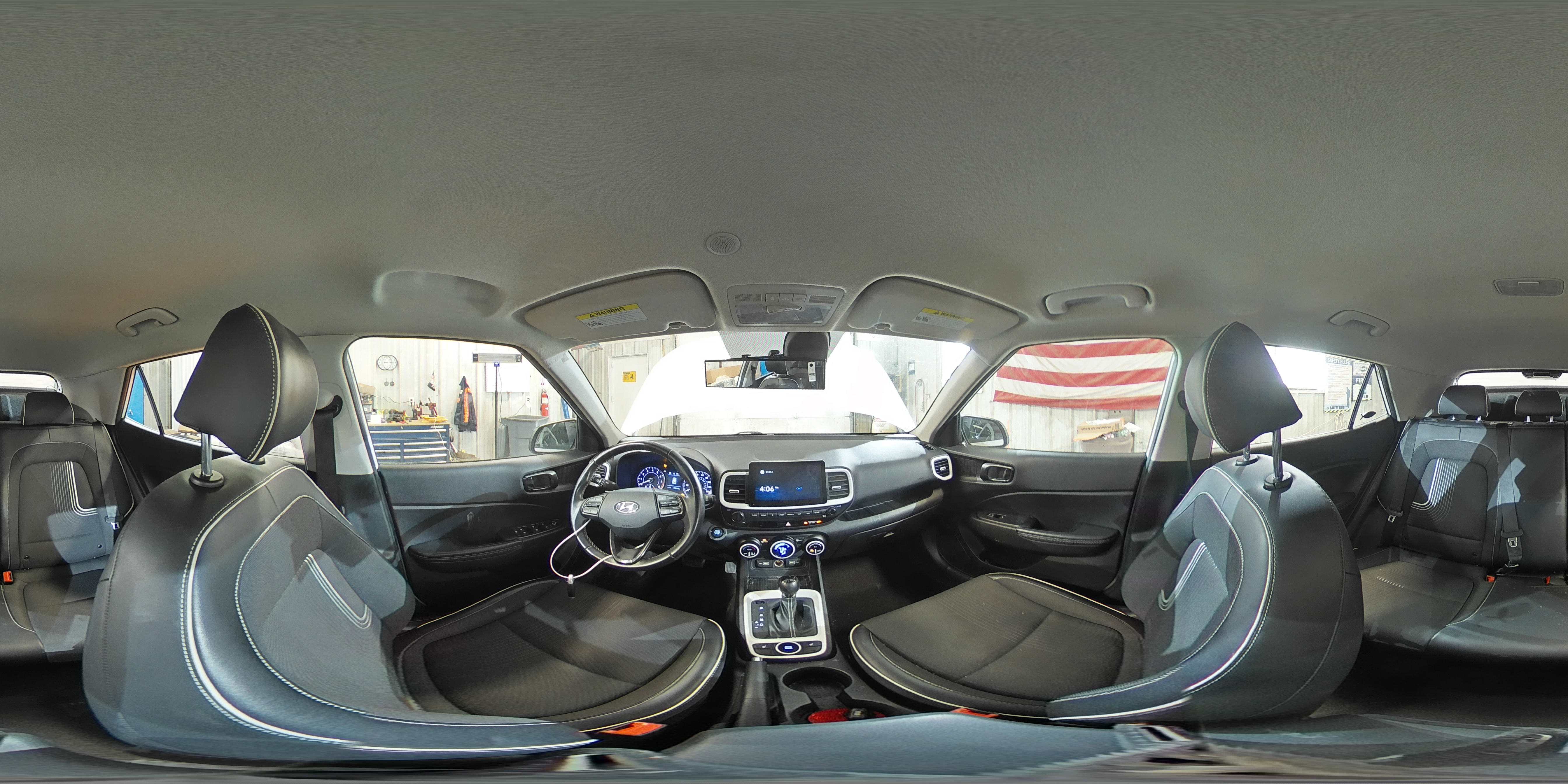 2022 Hyundai Venue - Image 13