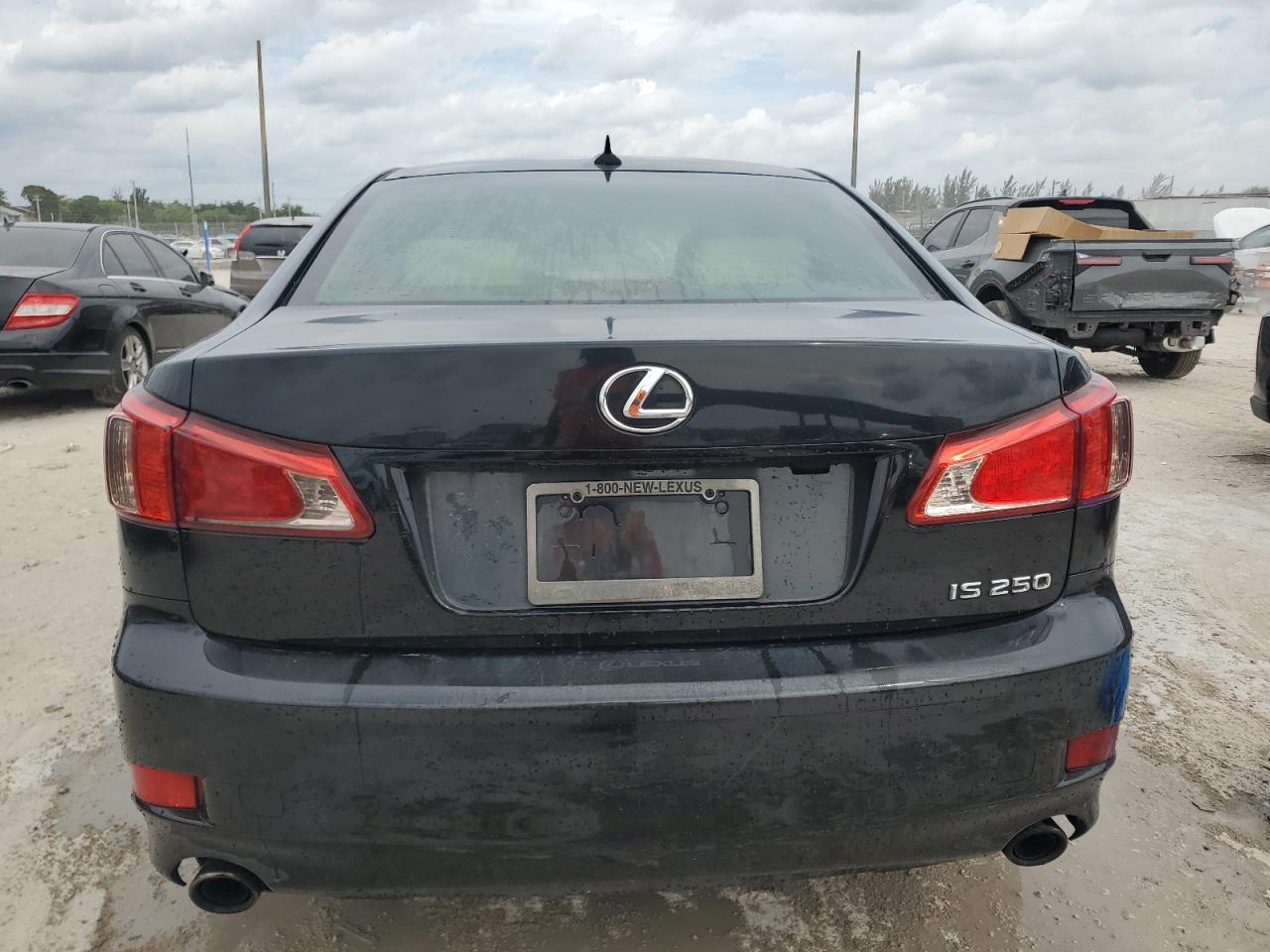 2012 Lexus IS - Image 6