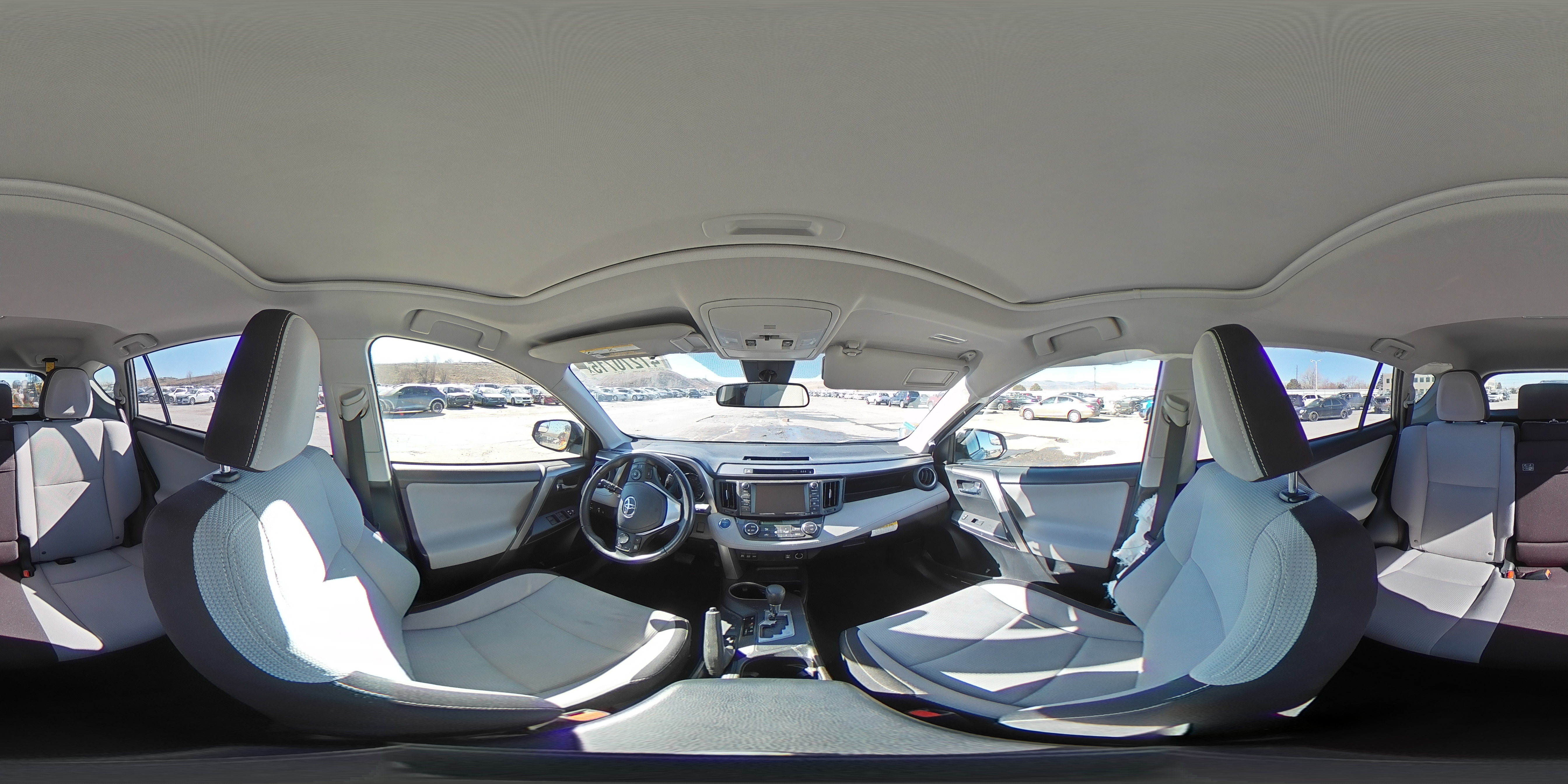 2018 Toyota RAV 4 - Image 16