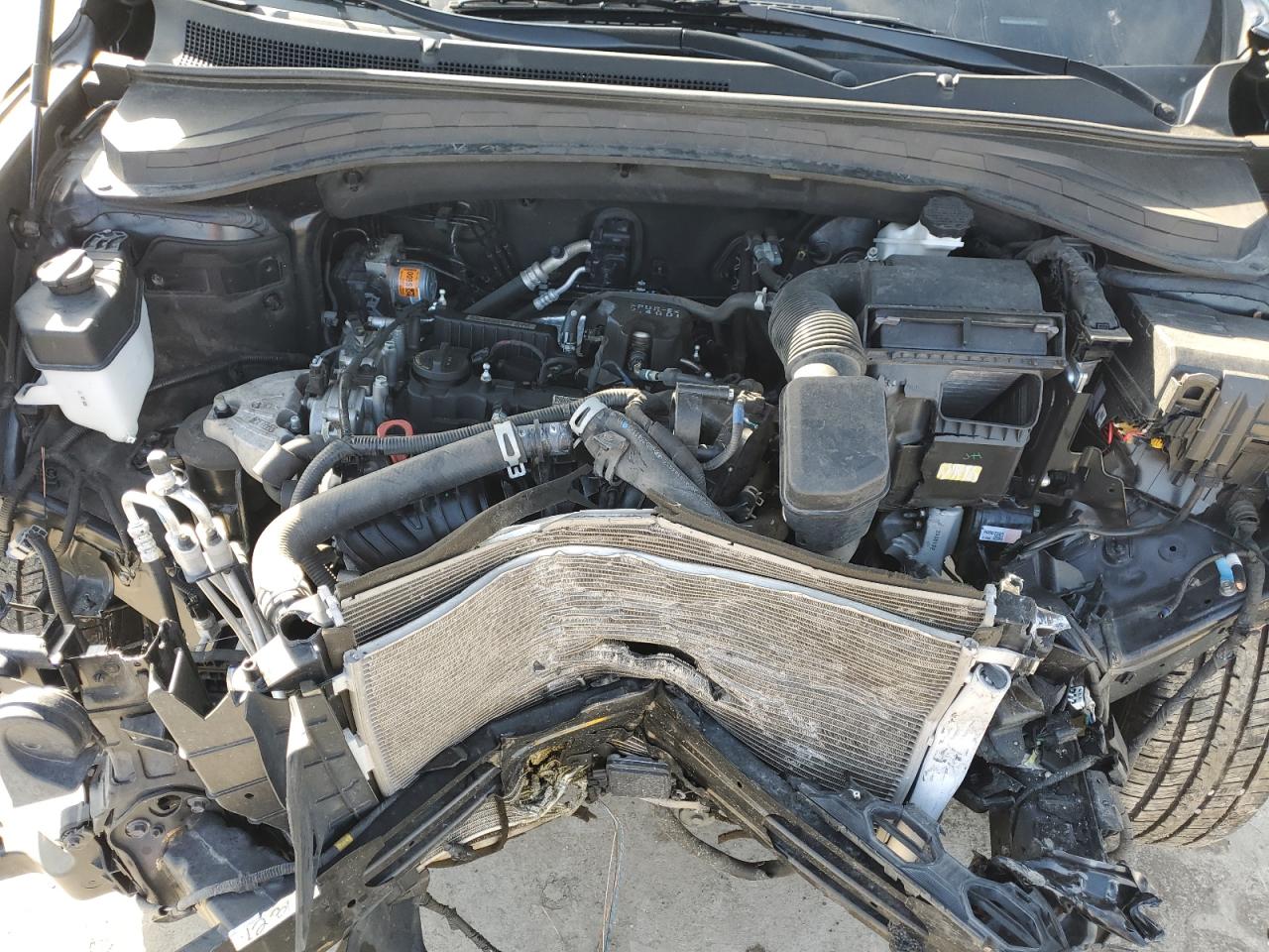 2020 Hyundai Santa Fe - Image 11