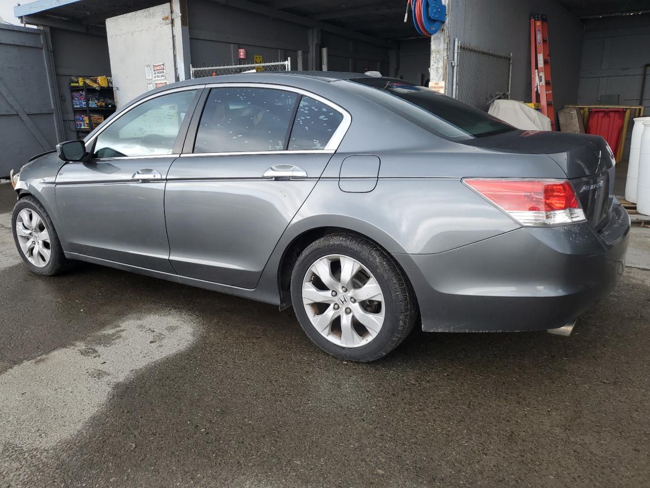 2009 Honda Accord - Image 2