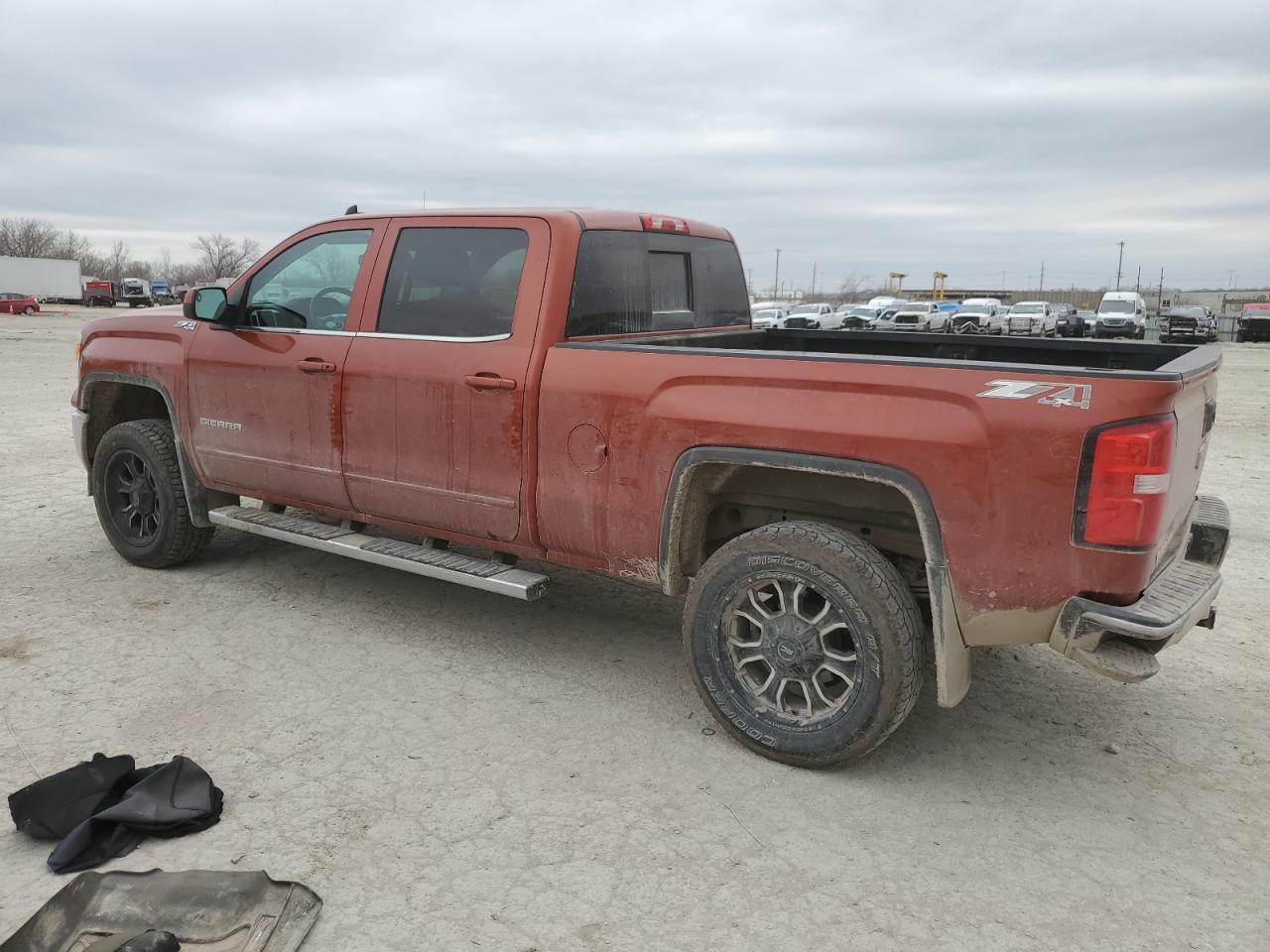2015 GMC Sierra - Image 2