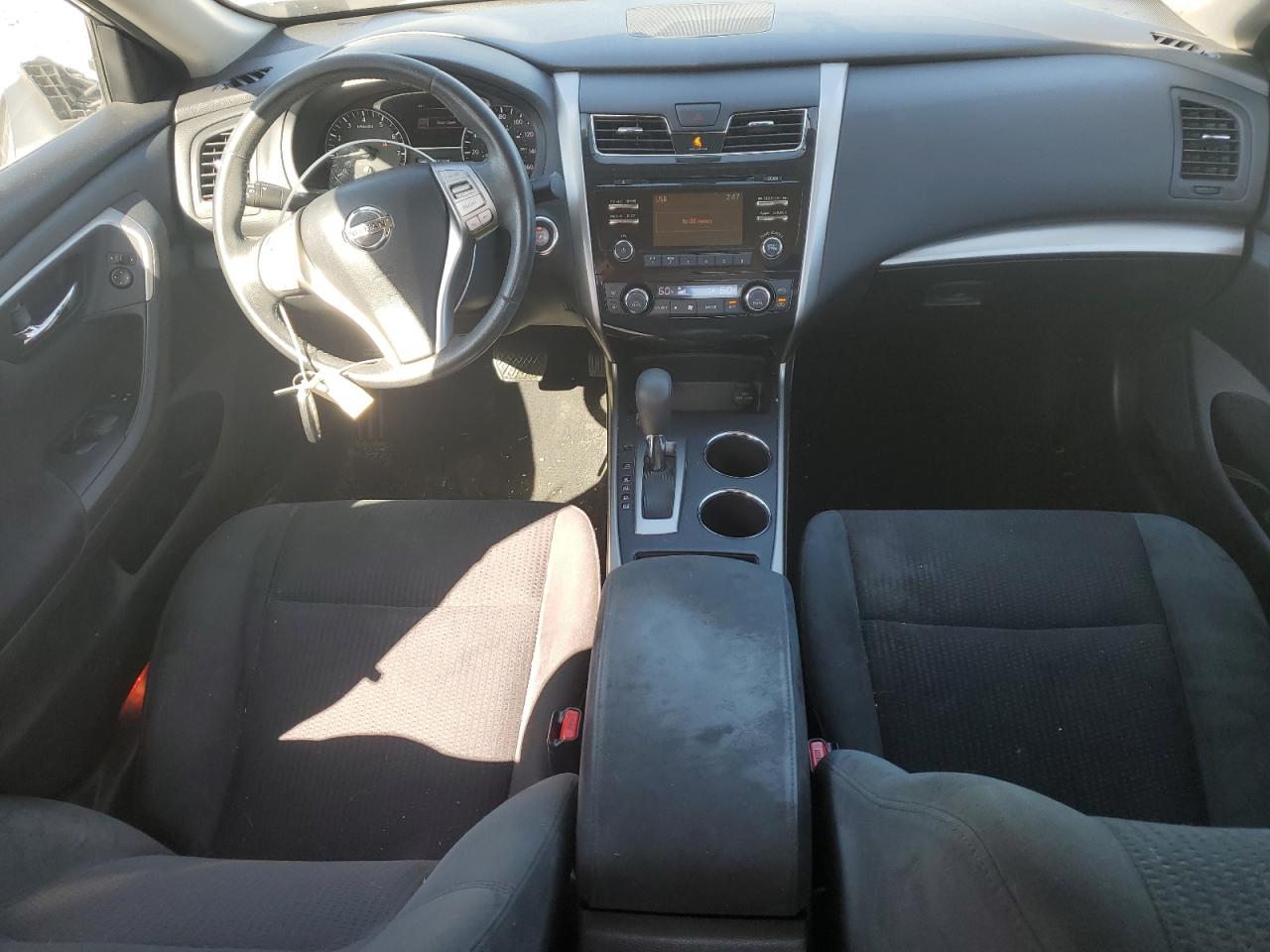 2015 Nissan Altima - Image 8