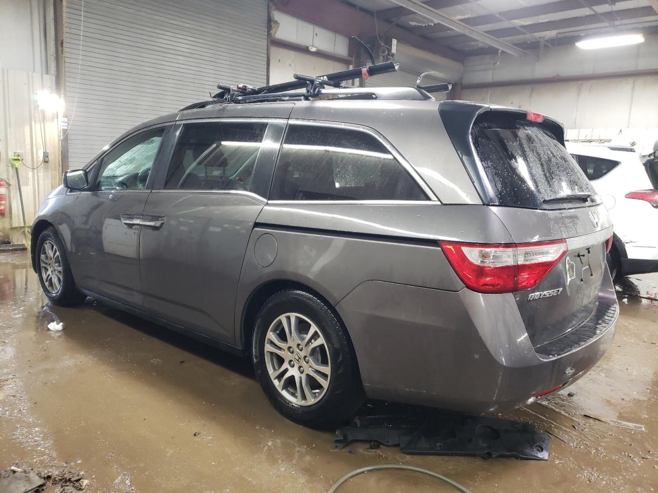 2011 Honda Odyssey - Image 2