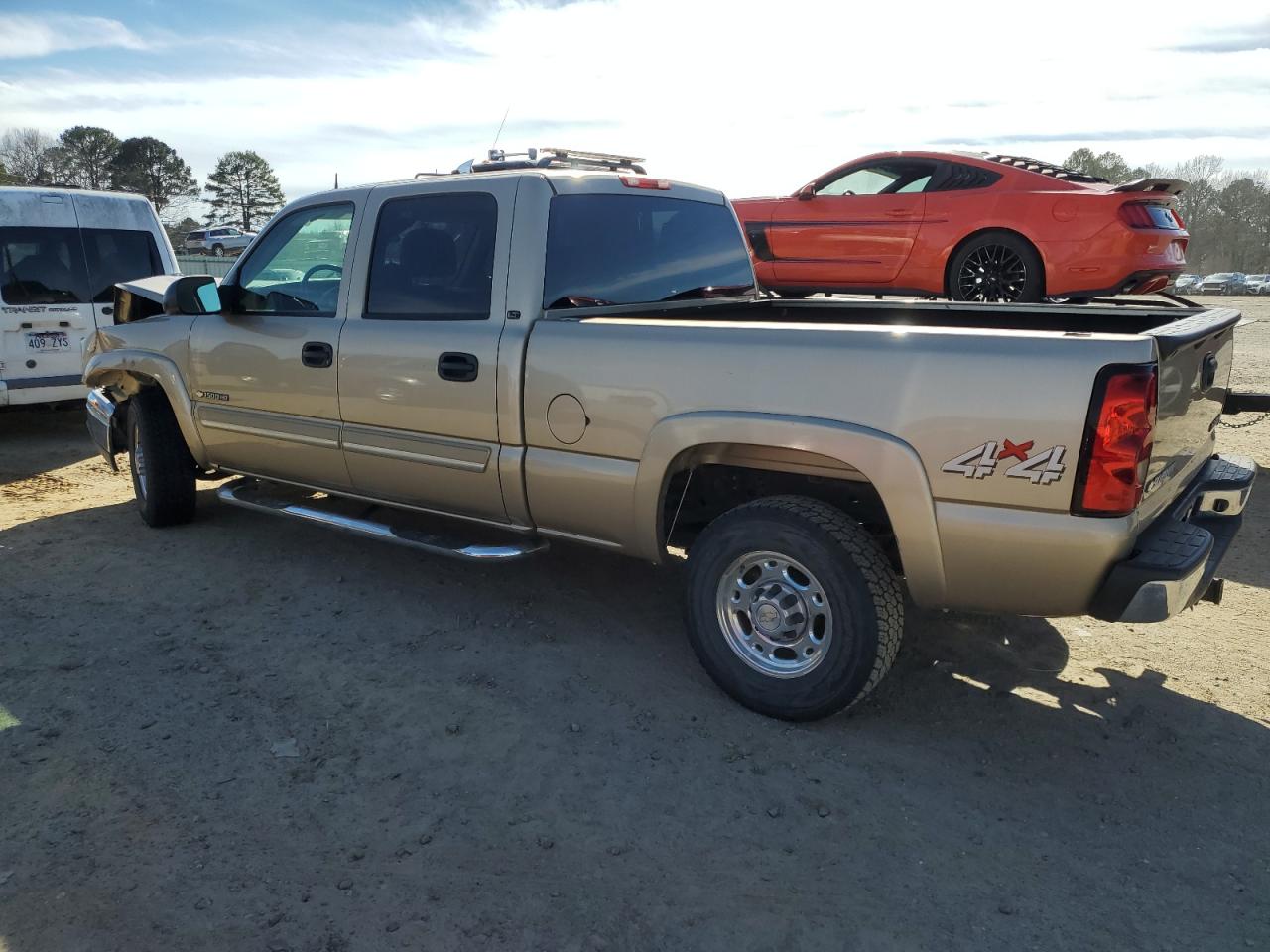2005 Chevrolet Silverado - Image 2