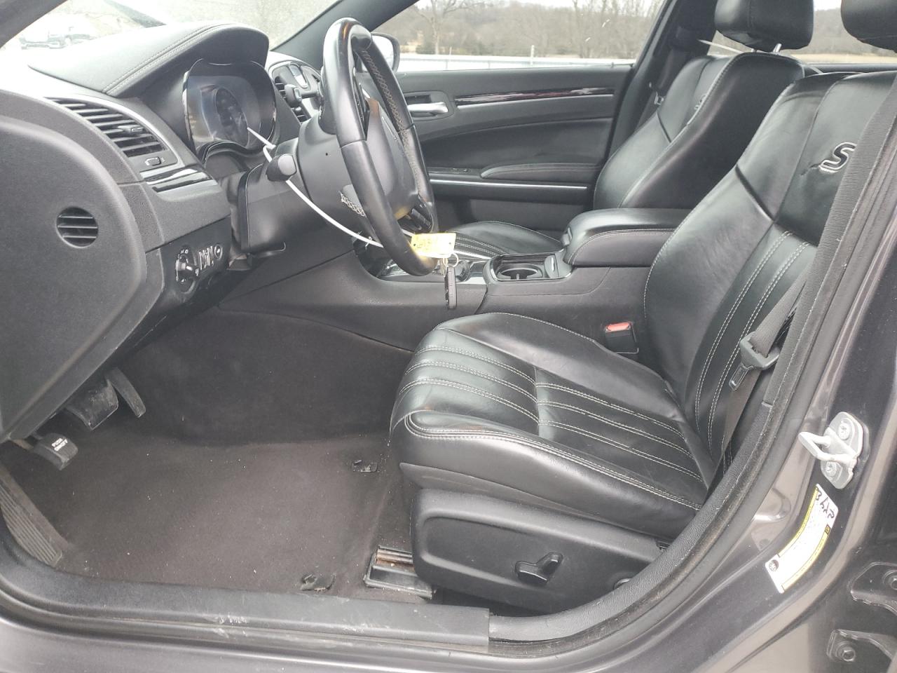 2018 Chrysler 300 - Image 7
