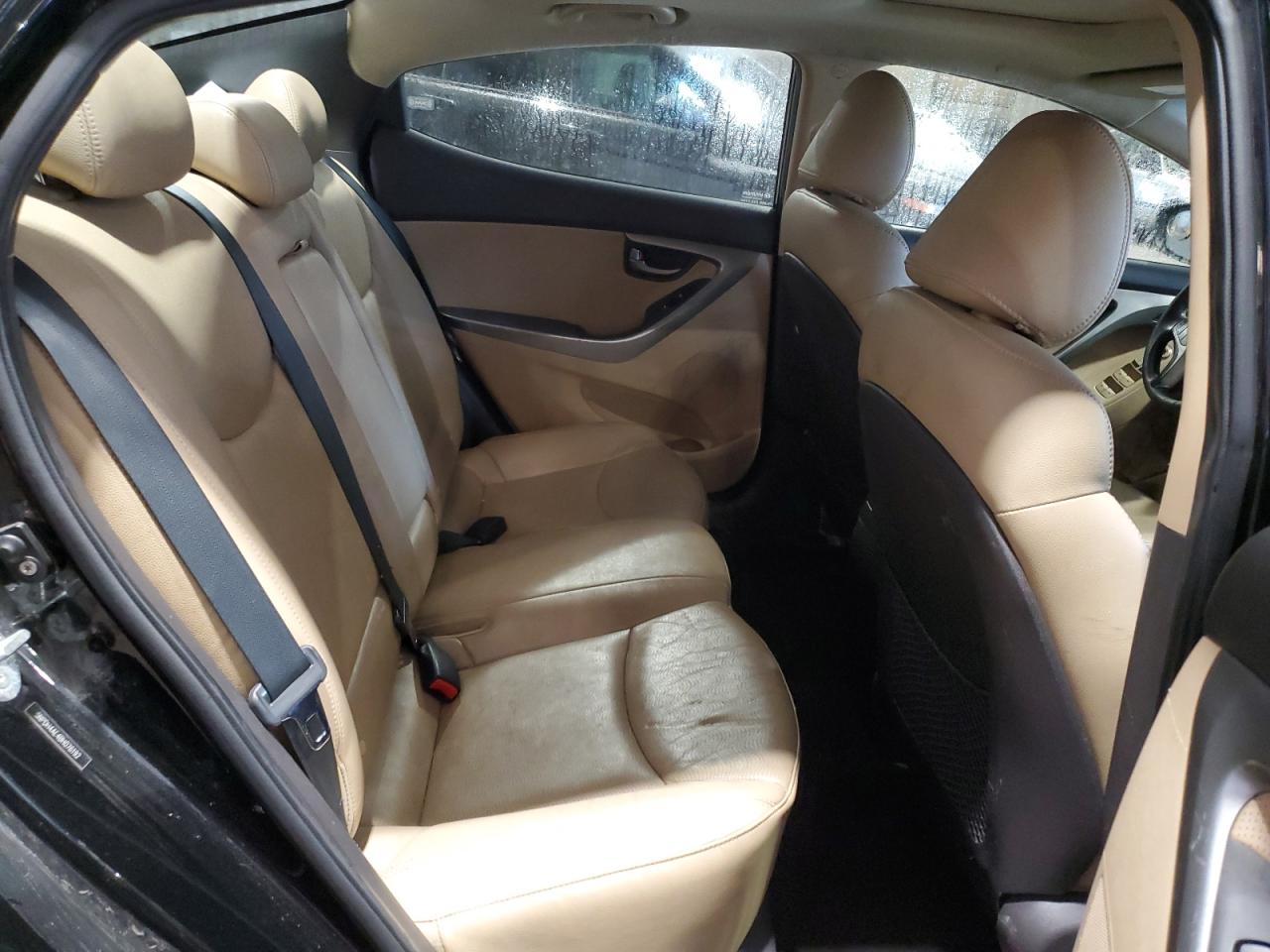 2011 Hyundai Elantra - Image 10