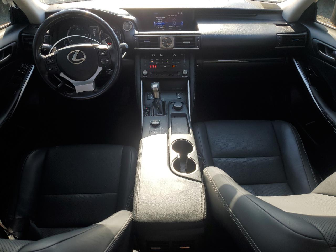 2017 Lexus IS - Image 8