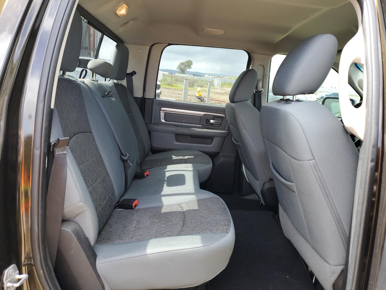 2014 RAM 1500 - Image 10